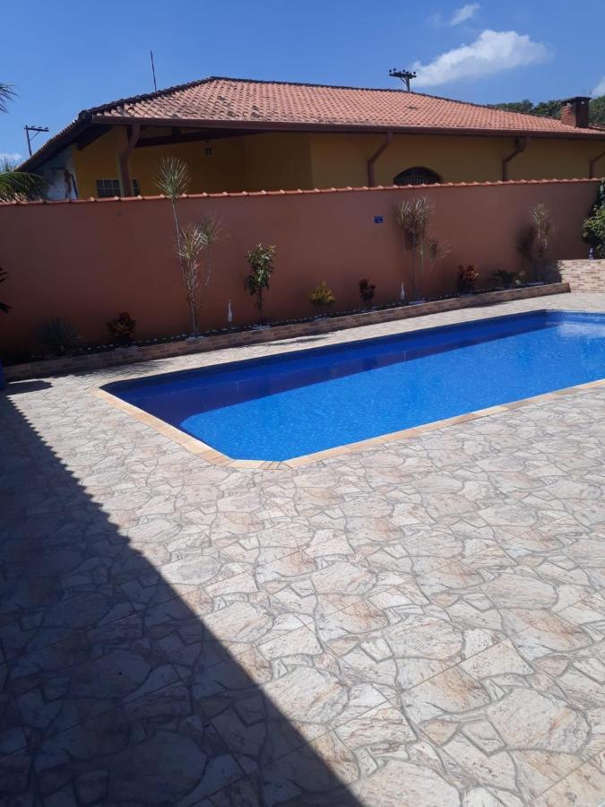 Chacara Bella Vida Com Piscina Churrasqueira Salao De Festas Fogao A Lenha Quadra Арасаригуама Экстерьер фото